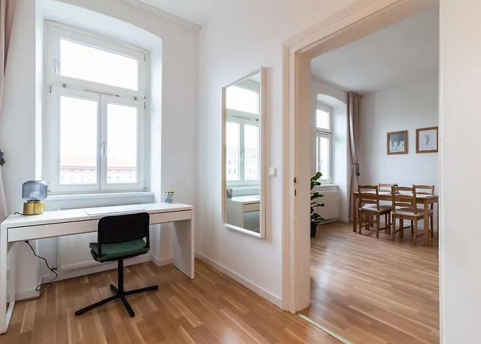 Central Apartment *